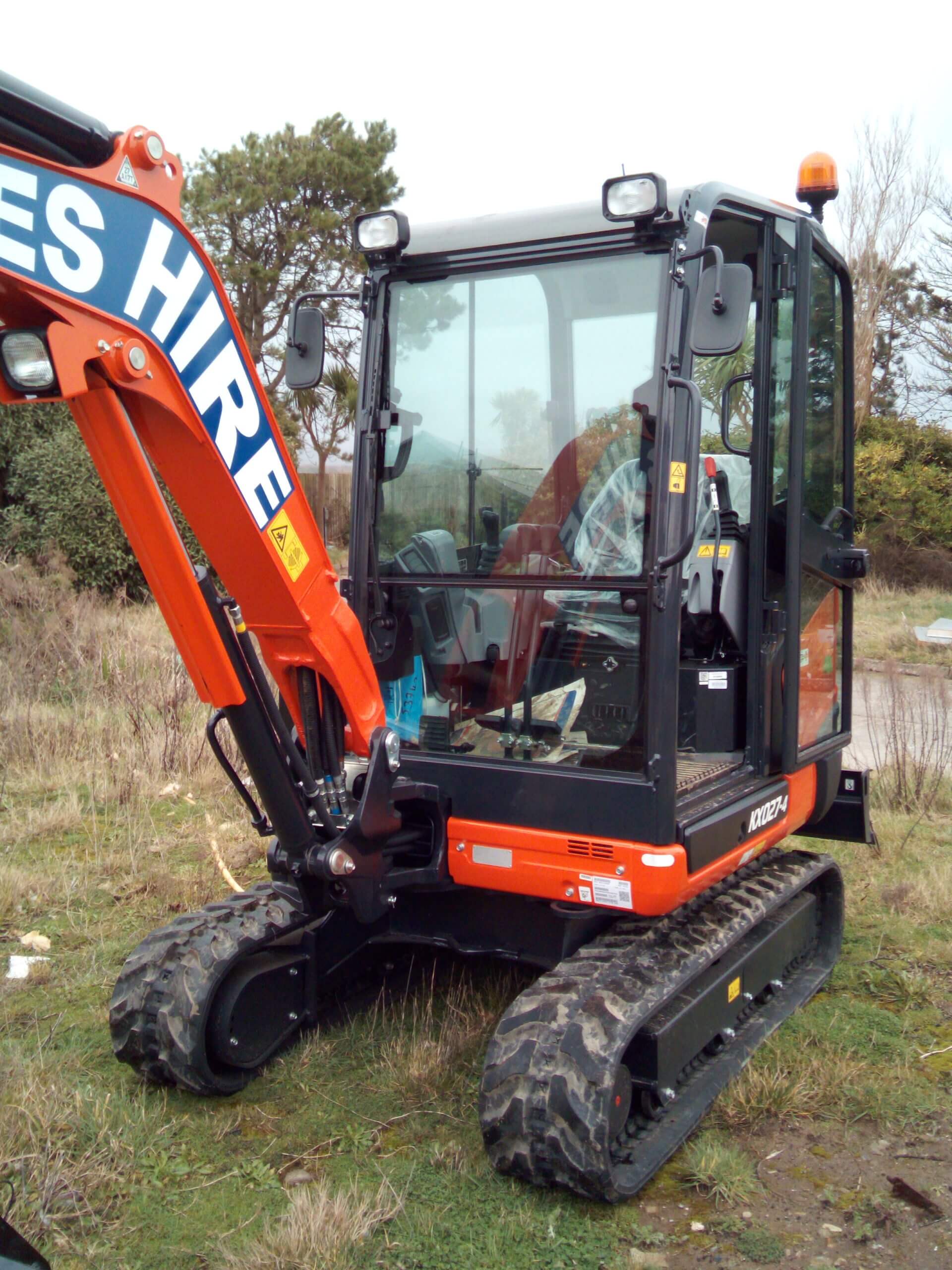 3 ton kubota Digger - Miles Hire